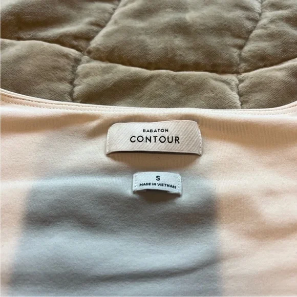 Aritzia Babaton Contour Long Sleeve - Picture 4 of 4